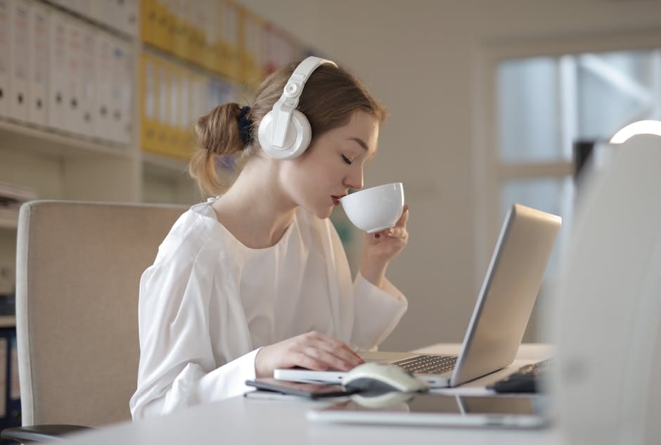Noise-Cancelling Headphones for the Office: Sony, Bose, Apple Compared