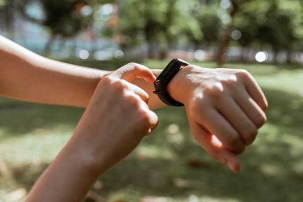 Fitness Trackers Worth Buying if You Don't Want an Apple Watch